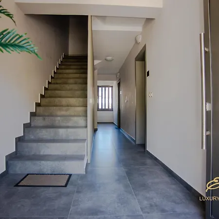 Tatil Evi Emily's Luxury Apartments/ Garden *