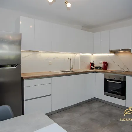 Emily's Luxury Apartments/ Garden * Argostolion