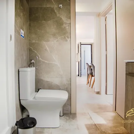 Emily's Luxury Apartments/ Garden Hébergement de vacances *
