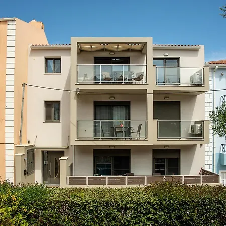 Emily's Luxury Apartments/ Garden Tatil Evi *