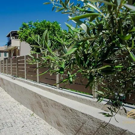 Emily's Luxury Apartments/ Garden
