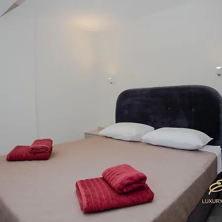 Emily's Luxury Apartments/ Garden Ferienhaus