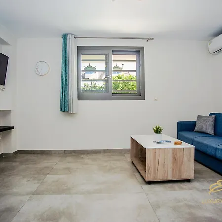 Holiday home Emily's Luxury Apartments/ Garden