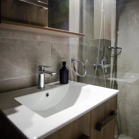 Emily's Luxury Apartments/ Garden Ferienhaus