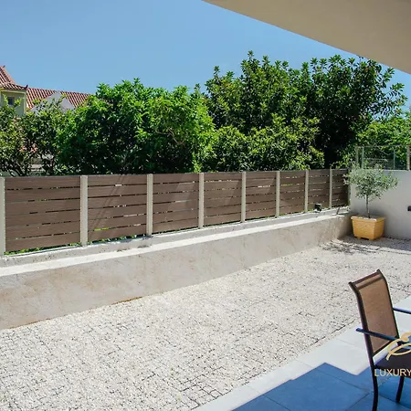 Emily's Luxury Apartments/ Garden Ferienhaus