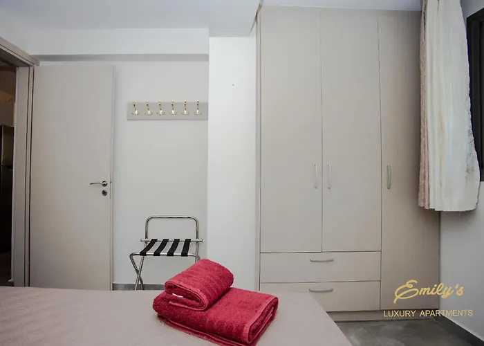 Emily's Luxury Apartments/ Garden Αργοστόλι