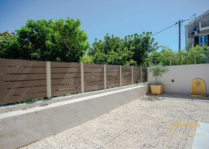 Emily's Luxury Apartments/ Garden Σπίτι διακοπών Αργοστόλι