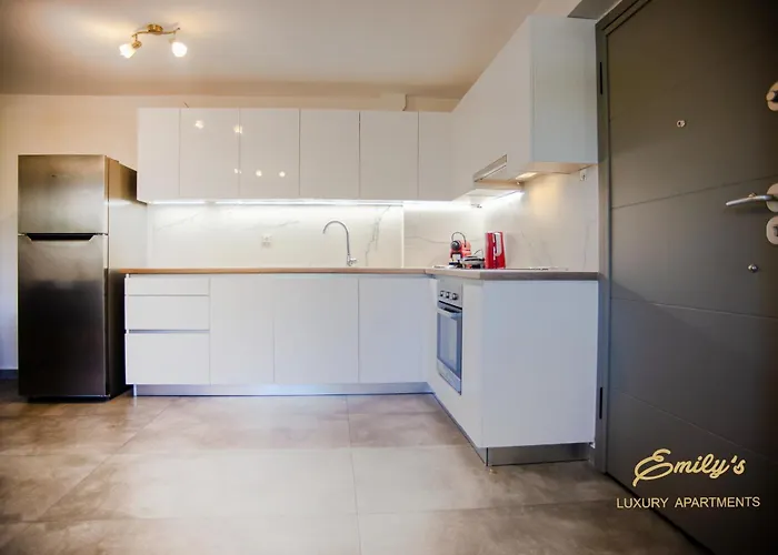 Emily's Luxury Apartments/ Garden Αργοστόλι