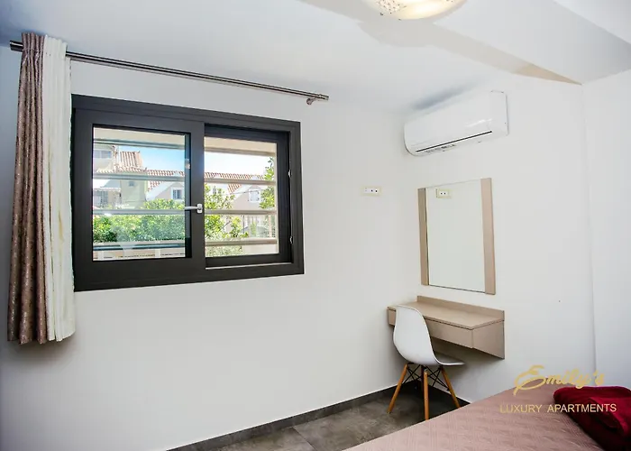 Emily's Luxury Apartments/ Garden Σπίτι διακοπών Αργοστόλι