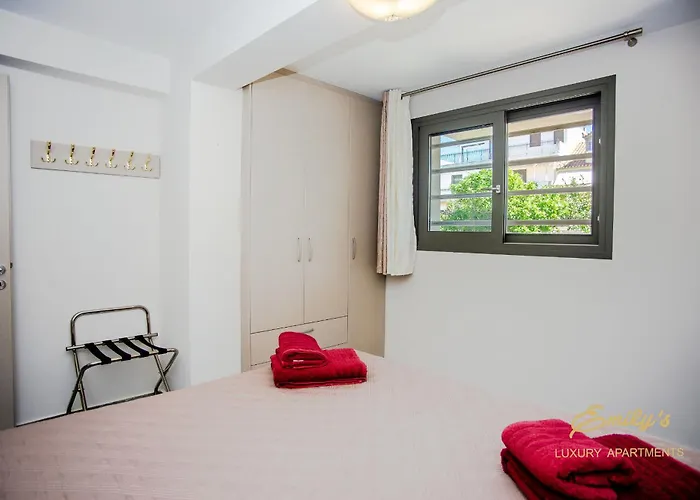 Σπίτι διακοπών Emily's Luxury Apartments/ Garden *