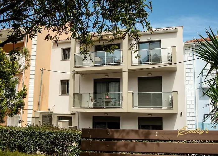 Σπίτι διακοπών Emily's Luxury Apartments/ Garden *